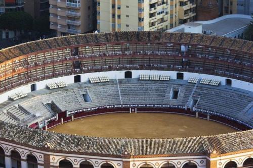 Будет ли запрещена коррида. В Аликанте арена боя быков носит название Plaza de toros de Alicante 07