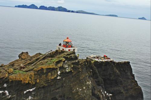 Какой является самым опасным маяком в мире. Маяк r drangaviti в Исландии — самый изолированный маяк в мире