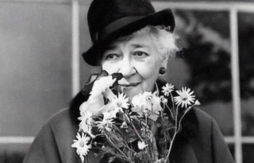 Чем отличается мужчина от женщины загадка. 13 острых цитат невероятной Фаины Раневской, которые должна прочитать каждая женщина