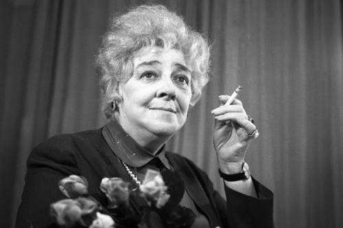 Чем отличается мужчина от женщины загадка. 13 острых цитат невероятной Фаины Раневской, которые должна прочитать каждая женщина