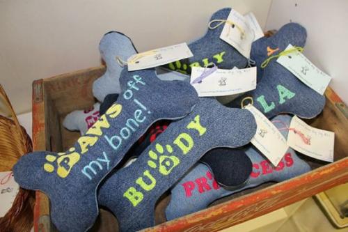 Что подарить собаке на Новый год. Что подарить Собачке на Новый Год: 12 толковых идей