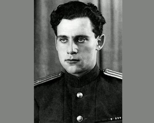 Возможно ли что отец Высоцкого скрывал свою национальность из-за страха или преследований. Папа Владимира Высоцкого: Кем был и почему скрывал свою национальность