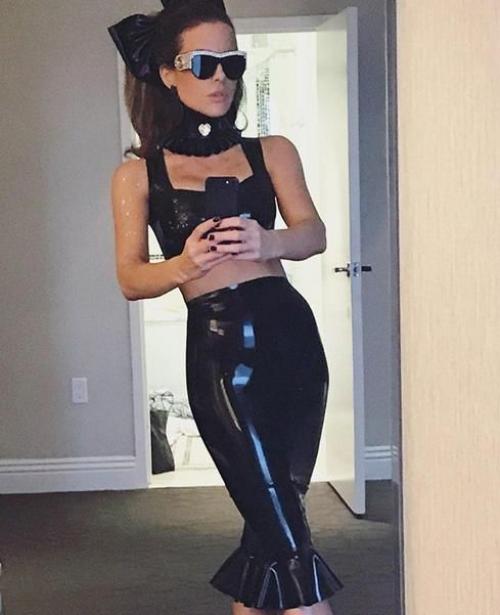 Можно ли считать большие жопы в латексе универсальным элементом гардероба. Вторая кожа: Кардашьян, Топурия и другие звезды в латексе с ног до головы