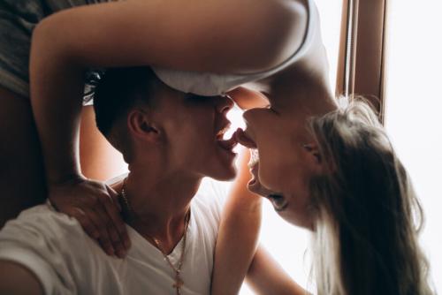 Как можно проявить заботу о партнере с помощью ласк. Какие ласки любят мужчины и на что способны женщины