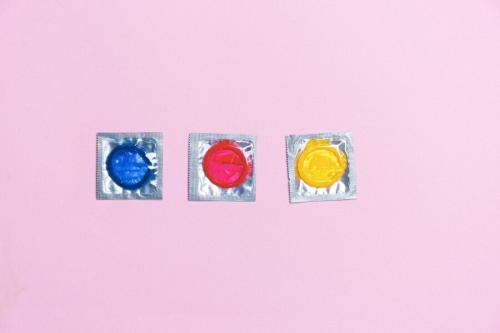 Как долго презерватив можно хранить до истечения срока годности. Есть ли у презервативов срок годности и когда он истекает?