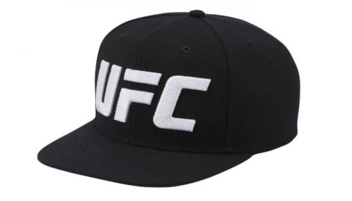 Девушка в бейсболке: какие стили одежды подходят к этому аксессуару 10