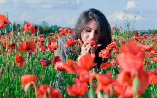 Почему некоторые запахи вызывают у нас стресс, а другие — расслабление. Как различные ароматы воздействуют на человека?