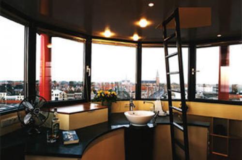 История и символика: почему 7 августа отмечается День маяка 08