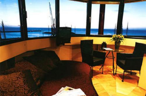 История и символика: почему 7 августа отмечается День маяка 09