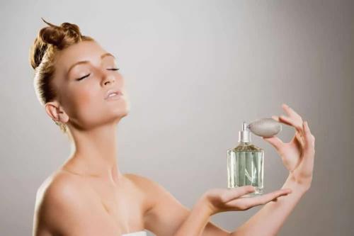 Есть ли у каждого человека уникальный запах, как у отпечатков пальцев. Естественные ароматы тела, и как они влияют на впечатление о человеке