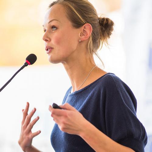 Язык прикосновений женщины к мужчине. 7 точек у мужчины, коснувшись которых, вы заставите его мурчать от блаженства