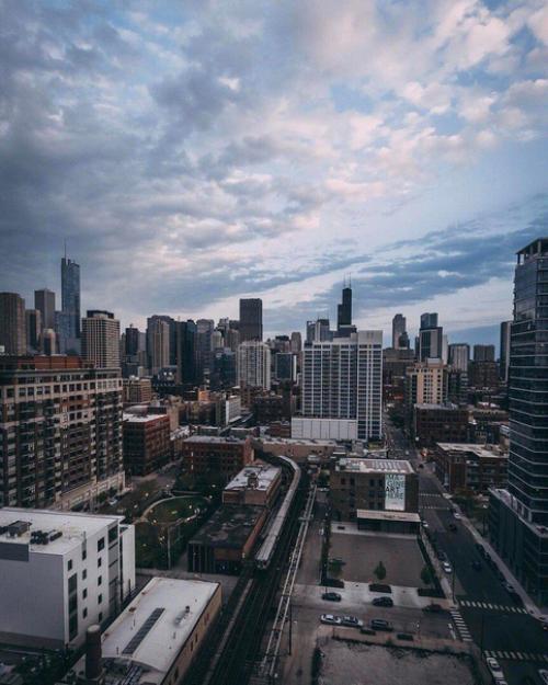 Чикаго.

Был основан 10 августа 1833 года.  