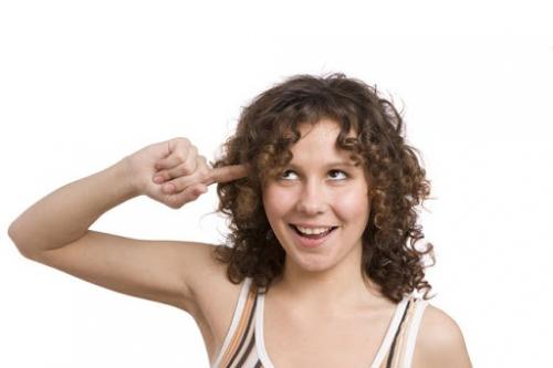 Покручивание пальцем у виска в Аргентине и перу означает я Думаю. 02