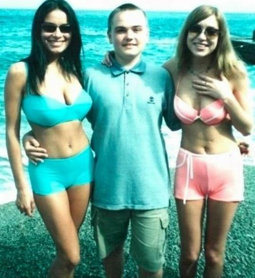 Первый состав поп-группы ВИА гра включал в себя следующих участниц: