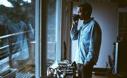 Понаблюдайте, хотя бы в течение одного дня, как ваш разум пытается грести против течения.