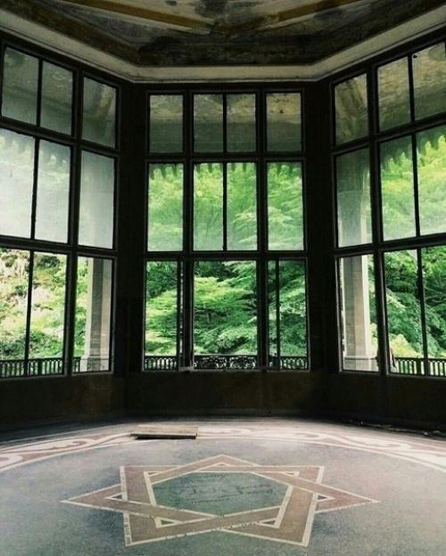 Заброшенная железнодорожная станция в Абхазии. 06