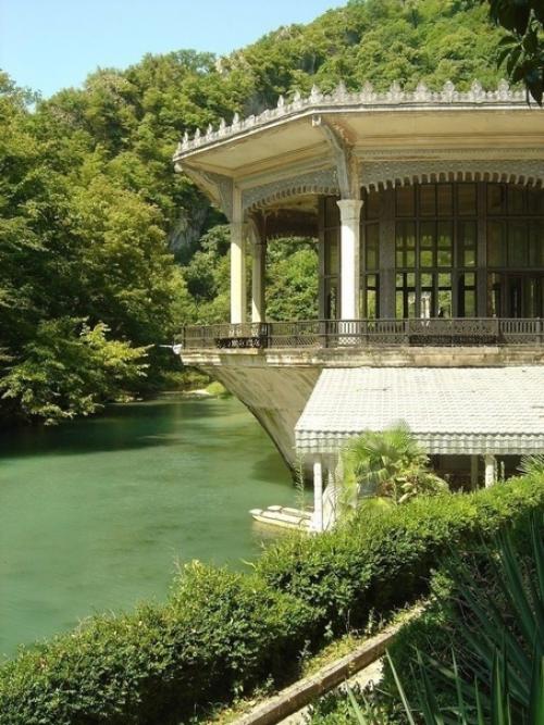 Заброшенная железнодорожная станция в Абхазии. 03