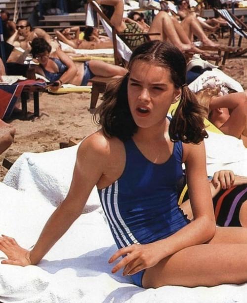 А это Брyк шилдс - американская модель и актриса. 03