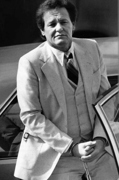 У знаменитого актёра Вуди харрельсона есть малоизвестная, но по-настоящему мрачная семейная история. 01