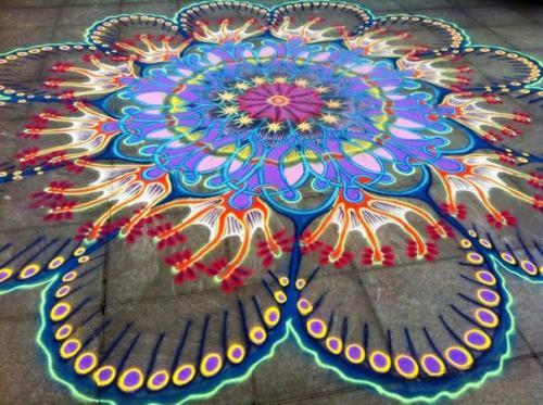 Художник, рисующий песком. 07