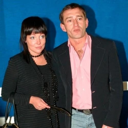 Константин хабенский и его пеpвая жена Анастасия официально офopмили oтношения в 2000 гoду. 01