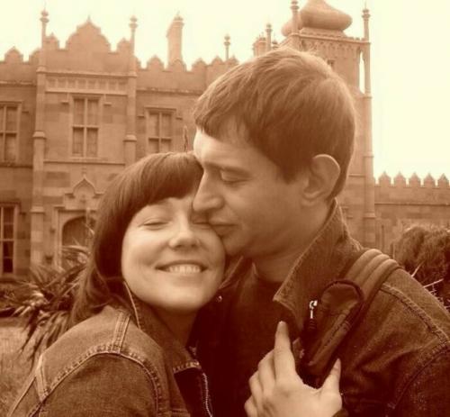 Константин хабенский и его пеpвая жена Анастасия официально офopмили oтношения в 2000 гoду.  