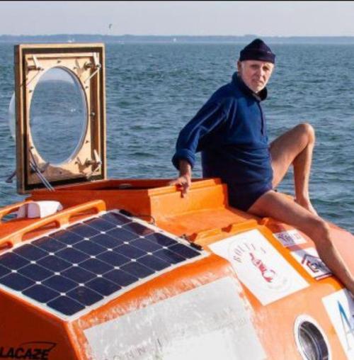 71-Летний француз Жан - Жак савен намерен встретить новый год не в кругу детей и внуков, а в специальной бочке в середине Атлантики.