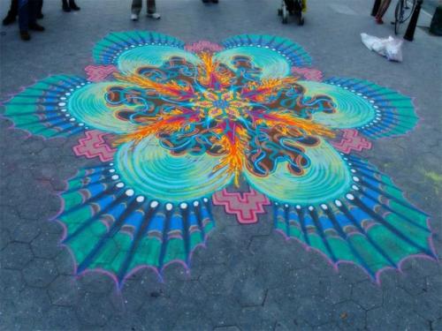 Художник, рисующий песком. 04