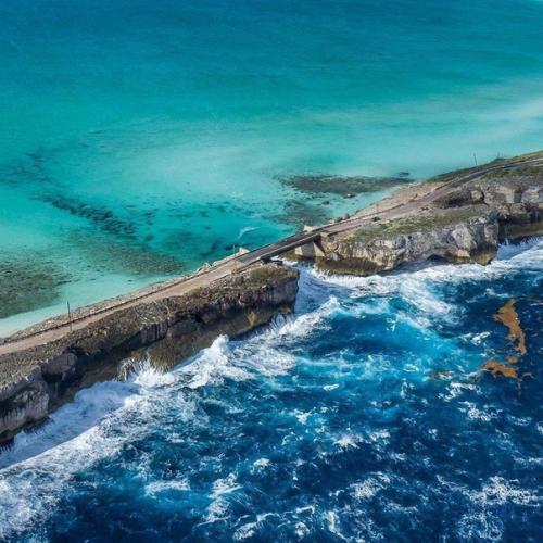 А вы знаете, почему остров Эльютера называют местом встречи карибского моря и атлантического океана?  