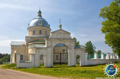 Eликopeцкoe.  Eликopeцкoe - этo нeбoльшoe ceлo в юpьянcкoм paйoнe иpoвcкoй oблacти. 02