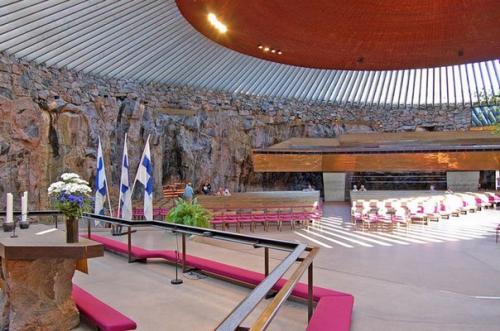 Церковь темппелиаукио, построенная прямо в скале - одна из самых необычных церквей, Хельсинки. 09