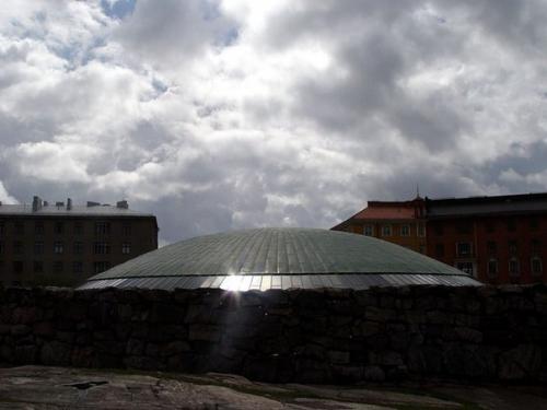 Церковь темппелиаукио, построенная прямо в скале - одна из самых необычных церквей, Хельсинки. 02