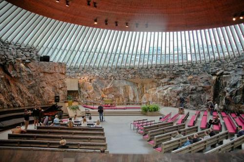 Церковь темппелиаукио, построенная прямо в скале - одна из самых необычных церквей, Хельсинки. 07