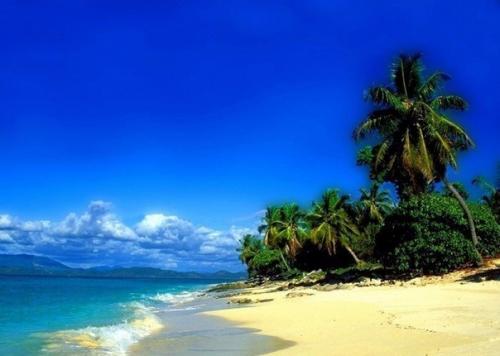 Мадагаскар - островное государство у юго-восточного побережья Африки, которое славится своими тропическими лесами, пляжами и рифами. 03