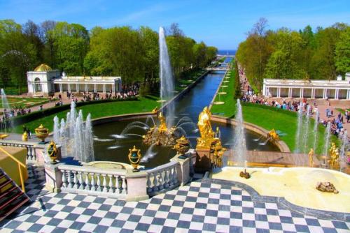 Дворцово-парковый ансамбль Петергоф - Имперский Блеск Дворцов и Парков, Россия. 03