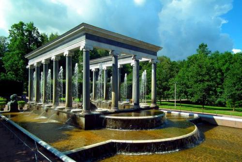 Дворцово-парковый ансамбль Петергоф - Имперский Блеск Дворцов и Парков, Россия. 05