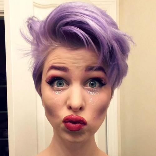 Glitter Tears - новый тренд среди модниц, заставляющий их плакать блёстками. 04