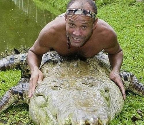 Однако, здравствуйте!  В южной Африке произошло трагическое событие: три брата погибли в результате ритуального изнасилования самки крокодила. 01