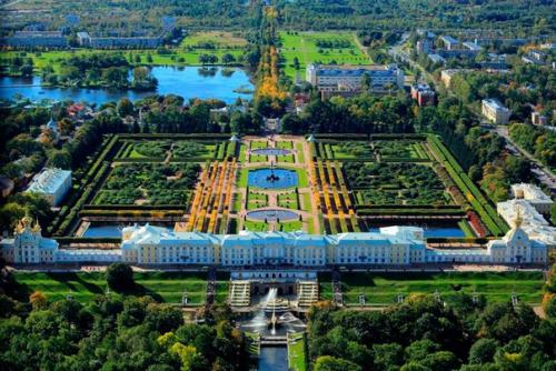 Дворцово-парковый ансамбль Петергоф - Имперский Блеск Дворцов и Парков, Россия. 09