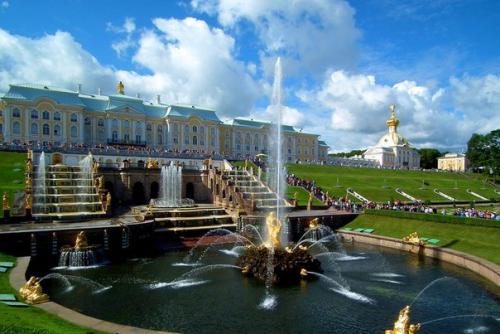 Дворцово-парковый ансамбль Петергоф - Имперский Блеск Дворцов и Парков, Россия. 01