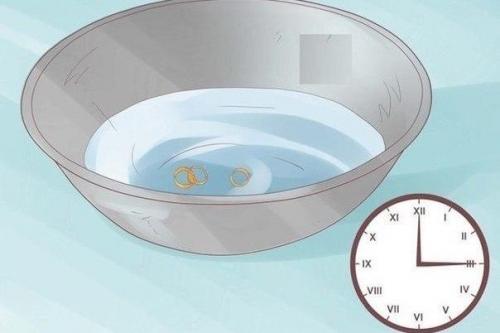 Для того чтобы ювелирные изделия как новые … сверкали.