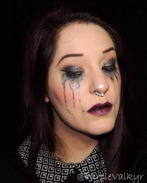 Glitter Tears - новый тренд среди модниц, заставляющий их плакать блёстками. 02