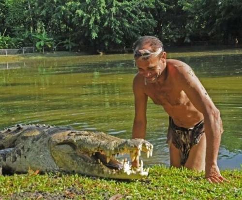 Однако, здравствуйте!  В южной Африке произошло трагическое событие: три брата погибли в результате ритуального изнасилования самки крокодила. 02