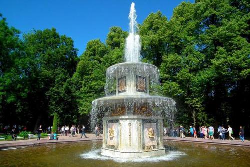 Дворцово-парковый ансамбль Петергоф - Имперский Блеск Дворцов и Парков, Россия. 06