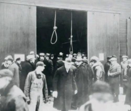 Аукцион с ценой в один цент на заложенную ферму в штате Мичиган. 
