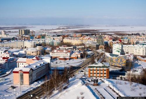 Ханты-мансийск с высоты: компактный город среди тайги, Россия. 02