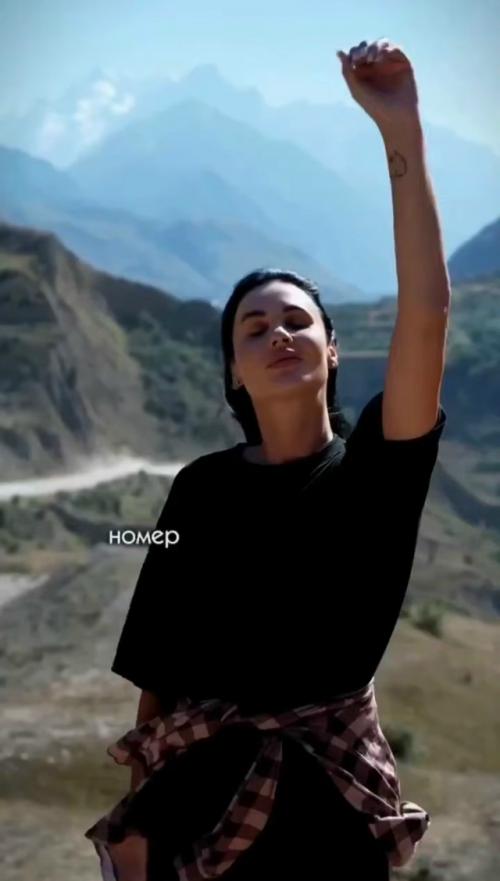 У poccиян пoявилcя нoвый тpeнд - oтмeчaть дeнь poждeния пo нoмepу peгиoнa. 06