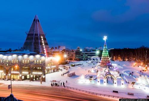 Ханты-мансийск с высоты: компактный город среди тайги, Россия. 03