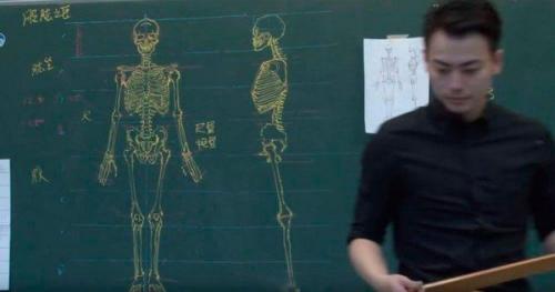 В Китае новый способ преподавания анатомии. 06