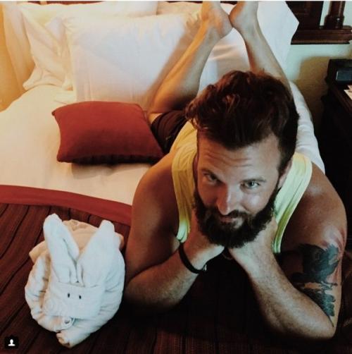 Лишь в том случае, если бы парни вели Instagram как девушки. 08